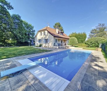 Charming detached villa with pool in a quiet and green environment - Foto 3
