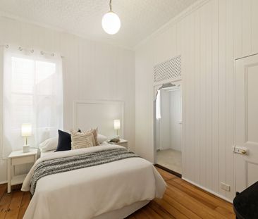 Welcome Home to Character, Comfort & Convenience - Photo 5