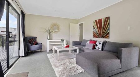 4-Bedroom Home with Huge Section - Photo 4