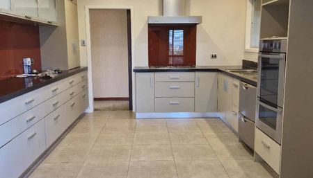 Centrally located is this little beauty! - Photo 2