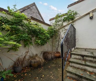 5 bedroom end of terrace house to rent - Photo 2