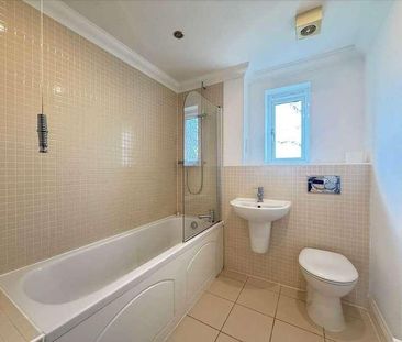 Westcliff On Sea, SS0 - Photo 5