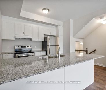 For Lease - 517 Takamose Private Road, Manor Park - Cardinal Glen a... - Photo 1