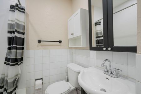 For Lease - 2-356 Timothy Street, Newmarket, Ontario - Photo 3