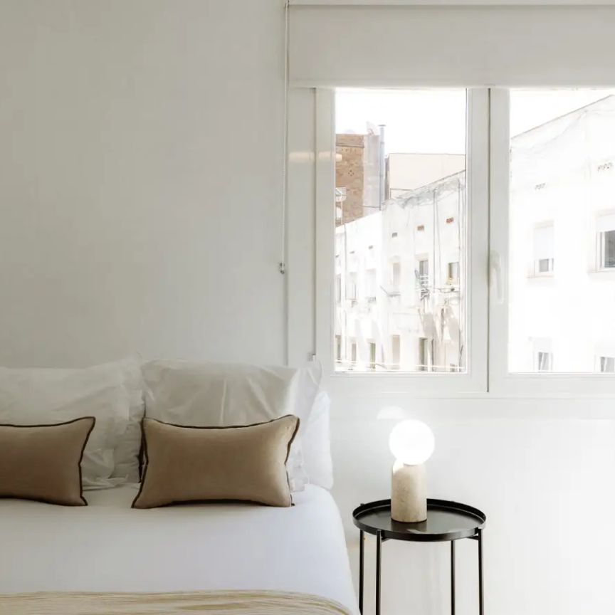Room in a shared 4-bedroom apartment for rent in La Maternitat i Sant Ramon. - Photo 1