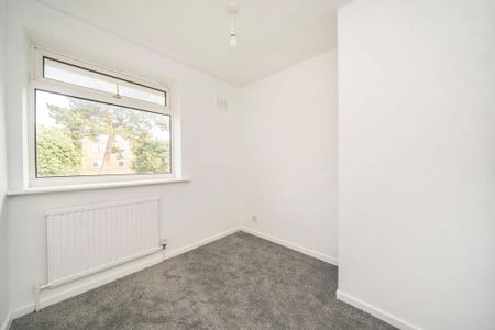 5 bedroom detached house to rent - Photo 3