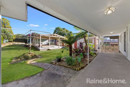 SPACIOUS PROPERTY CLOSE TO STATION - Photo 5