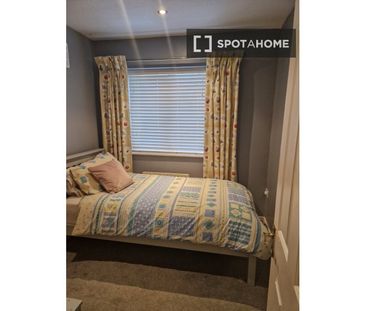 Room in shared apartment, only female tenants! - Photo 3