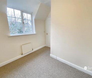 2 bedroom coach house to rent - Photo 3