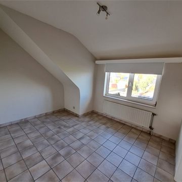 Een mooi gerenoveerd appartement met garage - Photo 1