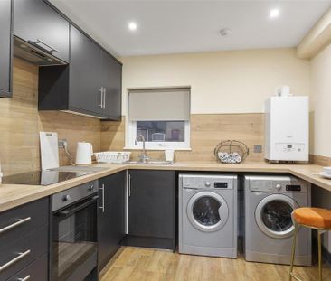 1 bedroom in a house share to rent - Photo 3