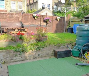 Brownlow Road, N11 - Photo 1