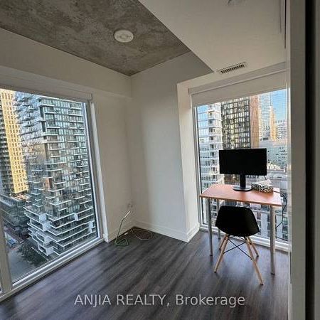 BRAND NEW 3 BEDS 2 BATHS LOFT PARKING INCLD - Photo 1