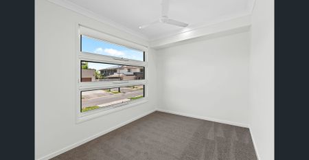 BRAND NEW LIVING IN TRANQUALLITY ESTATE! - Photo 2