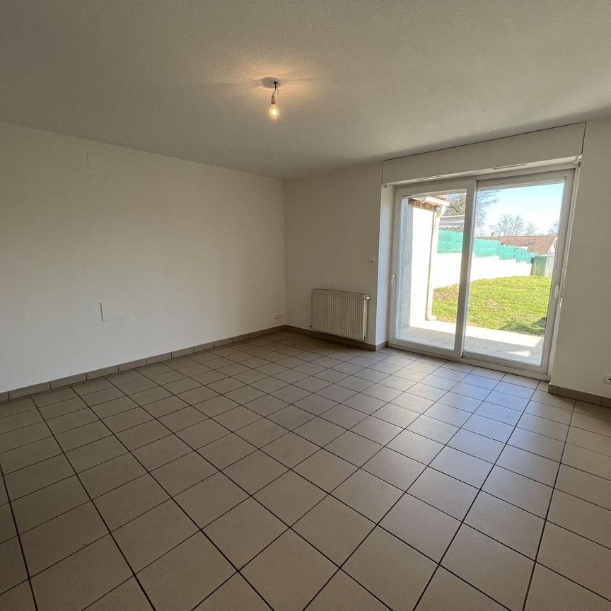 Location Maison 3 pièces 70m² ST PAUL DE VARAX 01240 - Photo 1