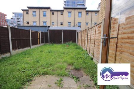 1 Bedroom Room in Flat Share To Rent - Photo 2