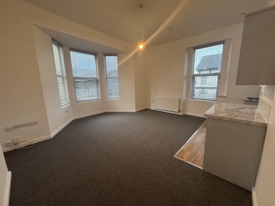 Oxford Terrace, Plymouth, PL1 - Photo 1