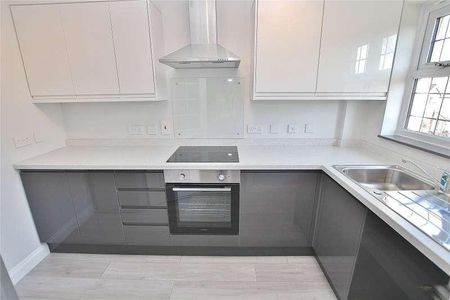 Woking, Surrey, GU21 - Photo 5