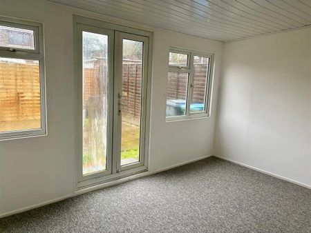 3 bedroom property to rent - Photo 3