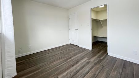 Renovated 3 Bed Home With Finished Basement Move In Early & Pay No Prorated Rent - Photo 5