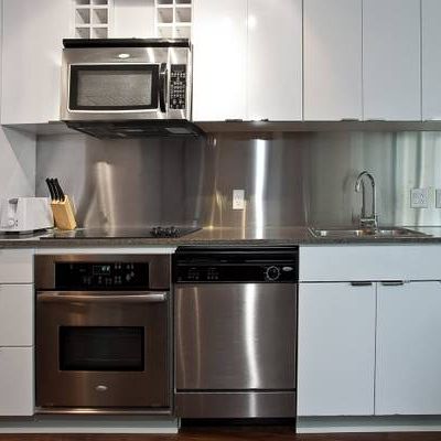 Pet Allowed Furnished Studio @233 Robson -Available March 1st - Photo 4