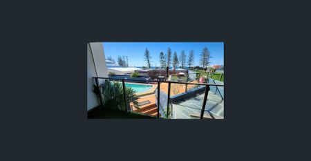 Beachside living - Two Bedroom Unit! (Break Lease) - Photo 3