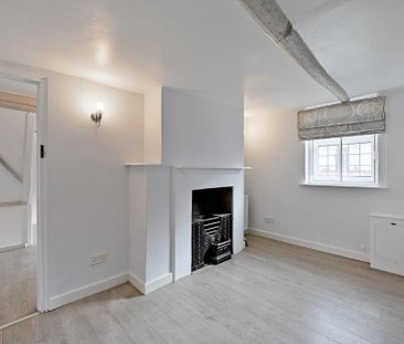 2 bedroom semi-detached house to rent - Photo 2