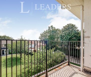 2 bedroom apartment to rent Lichfield Court, Pevensey Garden, Worth... - Photo 5