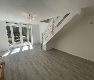 Clos Allt Y Gog, Swansea, SA4 - Photo 1