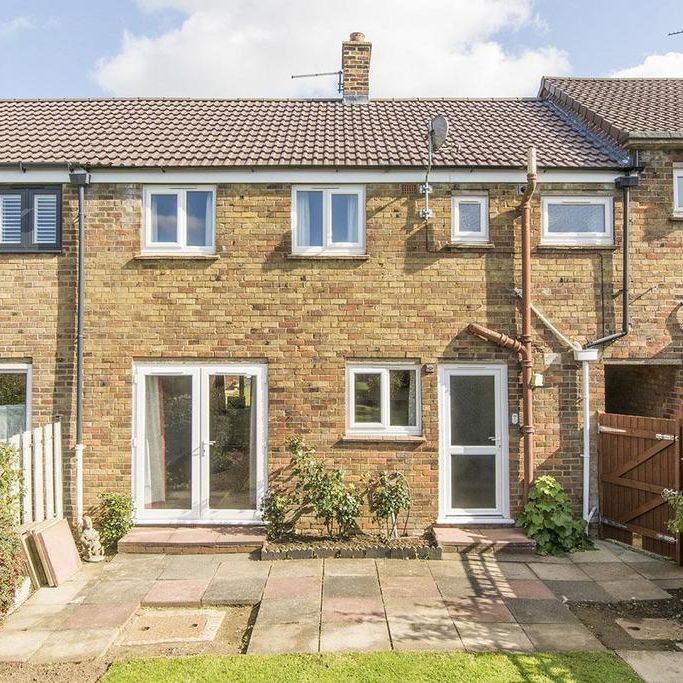 3 bedroom terraced house to rent - Photo 1
