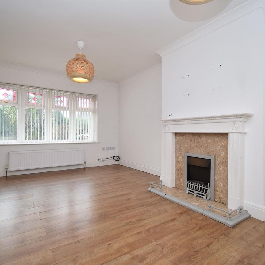 Clayton Rise, Wakefield - Photo 1