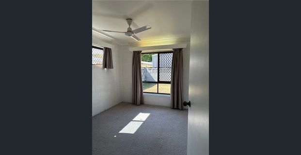 Tidy unit on Peel Street - Photo 1