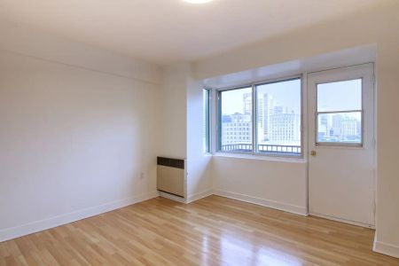 3455 Aylmer — 1 Bedroom - unit 1005 - Photo 4
