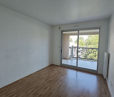 Appartement 2 pièces 50m2 MARSEILLE 8EME 855 euros - Photo 1