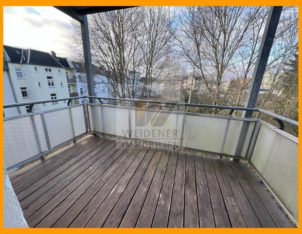 Sonnige 2-Raum-Wohnung mit Balkon (Westseite) und Aufzug! - Photo 1