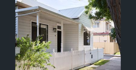 Home in the Heart of Convenience - Photo 2