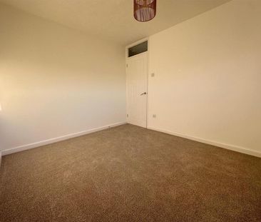 3 bedroom detached house to rent - Photo 2