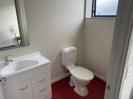 One-Bedroom Studio – Perfect for Easy Living! - Photo 5