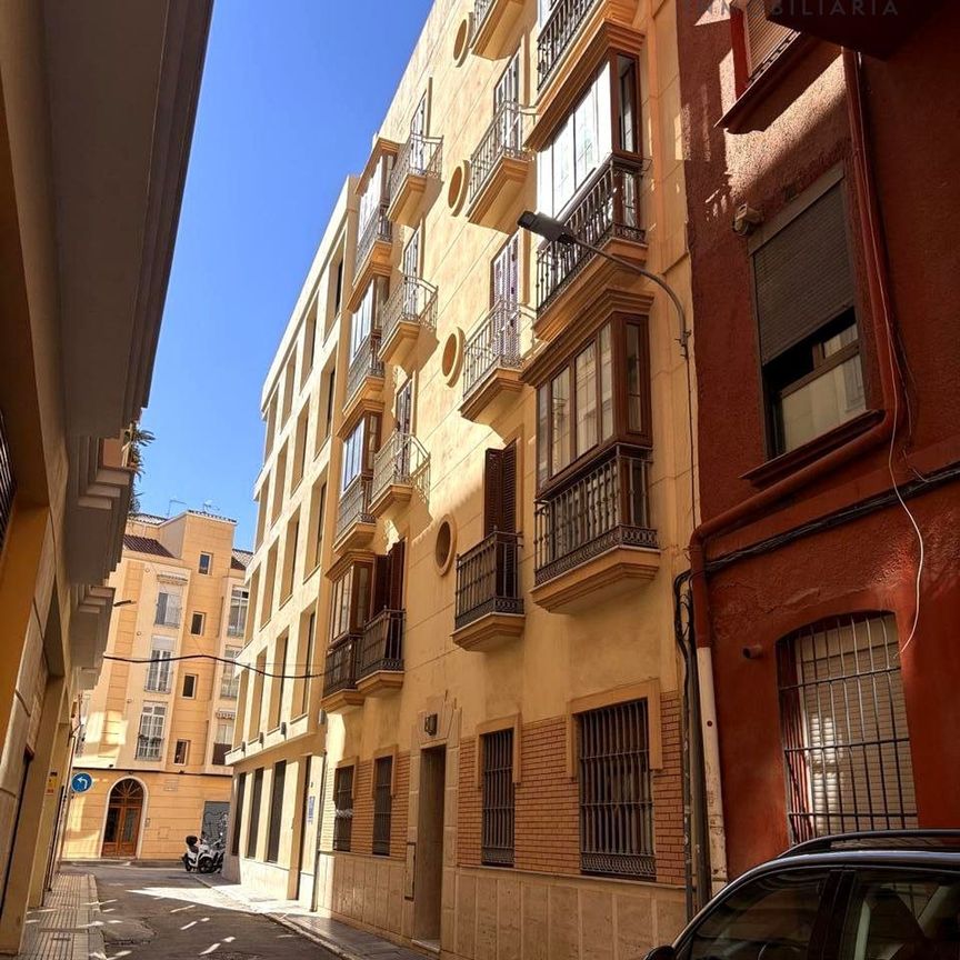 Alquiler de piso en Calle Rosario - Photo 1