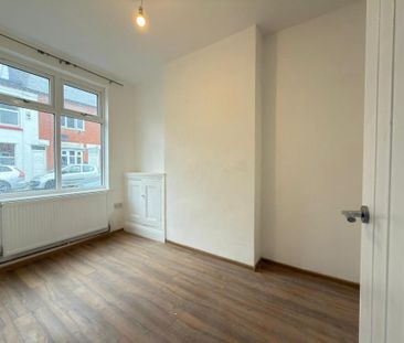 4 bedroom terraced house to rent - Photo 4