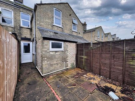 2 bedroom terraced house to rent - Photo 3