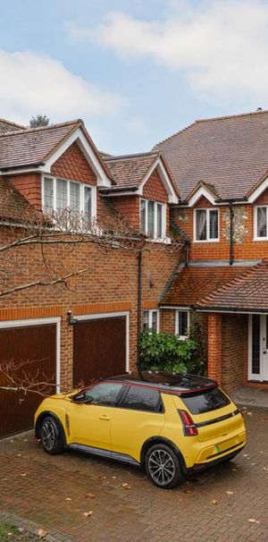 5 bedroom detached house to rent - Photo 1