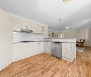 Light, Space & Convenience - Perfect Hamlyn Terrace Family Home! - Photo 6