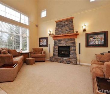 Bright, elegant 4 bed, 3 bath home in Sooke (Sunriver) - Photo 2