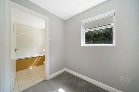 2 Bed Flat, Chatsworth Road, NW2 - Photo 4