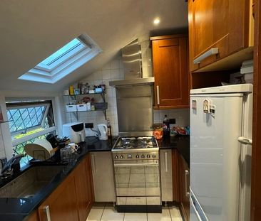 Room in a Shared Flat, Babington Road, SW16 - Photo 3