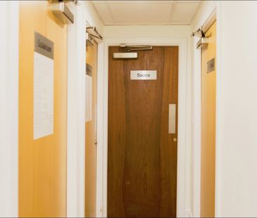 2 Bed Flat, Royal Docks, E16 - Photo 2