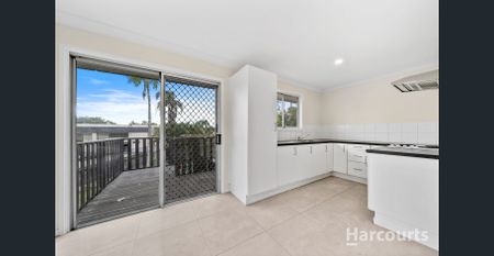 Renovated home with 2 kitchens & 2 rooms downstairs - Photo 5