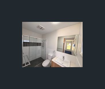 Modern Family Living in Convenient Location - Photo 6