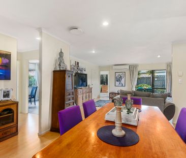 Tidy family home with fenced backyard - Photo 1